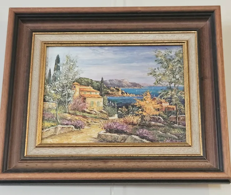 Tableau : calanque méditerranéenne, mas provençal et pins au bord de la mer